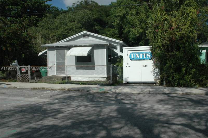 2 bedroom SingleFamilyResidence at 3537 Charles Ave, Frow Homestead, Miami — photo 4