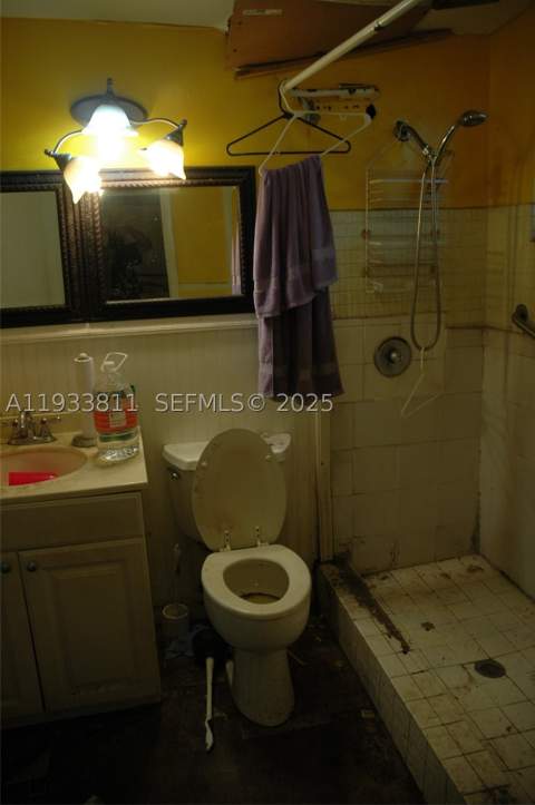 3537 Charles Ave, Miami FL - photo 9 of 12