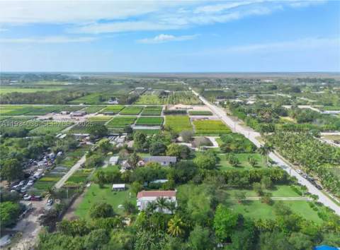 19810 SW 200th St, Miami FL - photo 9 of 71