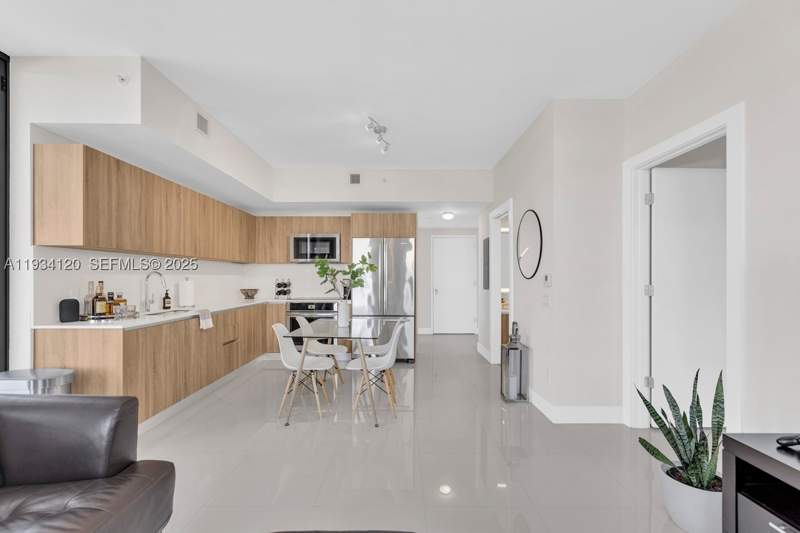 1 bedroom Condominium at 2960 NE 207 St 810, Aventura Park Square, Aventura — photo 5