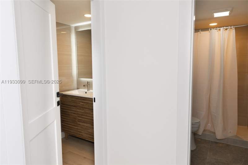 2 bedroom Condominium at 3625 N Country Club Dr 309, Aventura Eldorado Condo, Aventura — photo 3