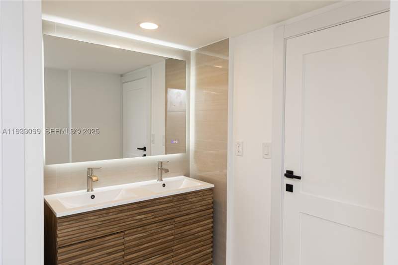 2 bedroom Condominium at 3625 N Country Club Dr 309, Aventura Eldorado Condo, Aventura — photo 5