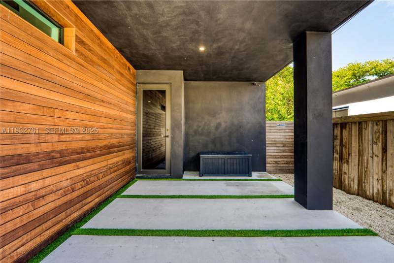 3 bedroom SingleFamilyResidence at 58 NW 52nd St, Railway Shops Addn 2nd Am, Miami — photo 3