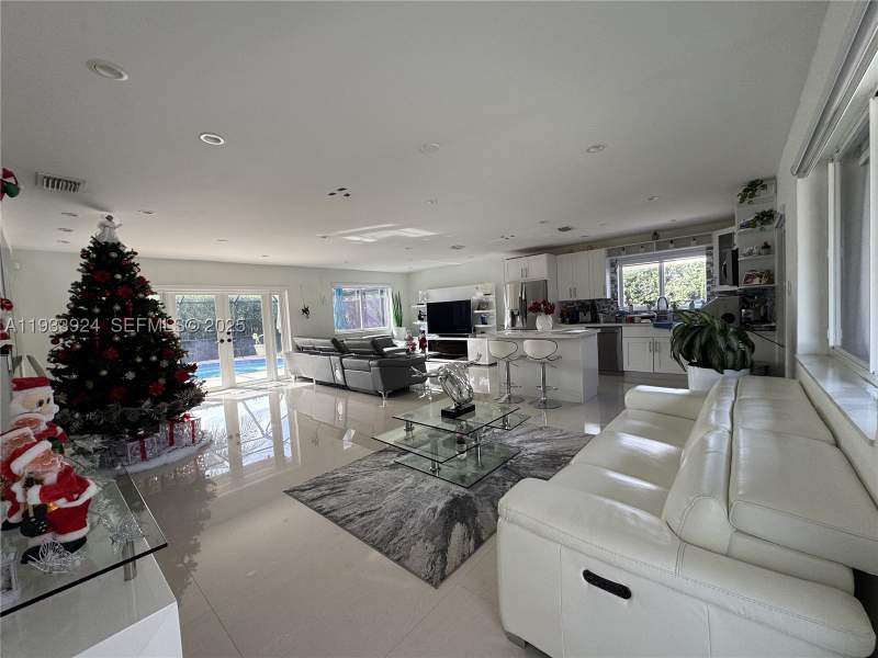 3 bedroom SingleFamilyResidence at 9300 SW 192nd Dr, Whispering Pines Estates, Cutler Bay — photo 5