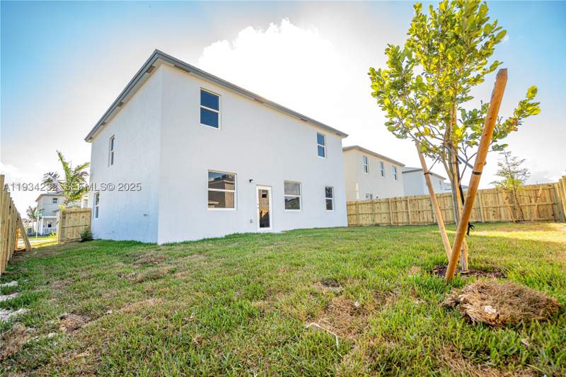 5 bedroom SingleFamilyResidence at 19507 SW 339 Ter, Acacia Estates, Homestead — photo 4