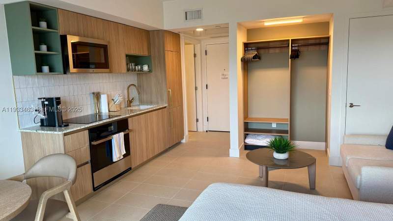 0 bedroom Condominium at 159 NE 6th St 4010, Gale Residences, Miami — photo 2