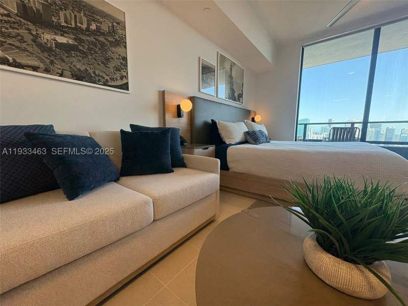 0 bedroom Condominium at 159 NE 6th St 4010, Gale Residences, Miami — photo 5