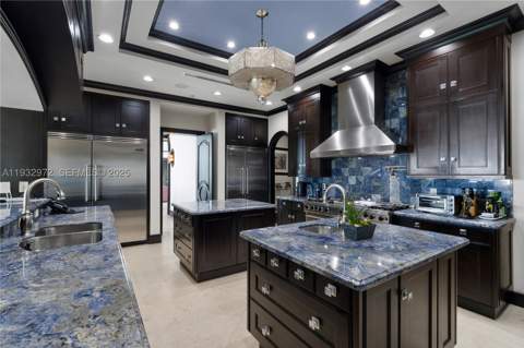 10330 W Broadview Dr, Bay Harbor Islands FL - photo 15 of 35