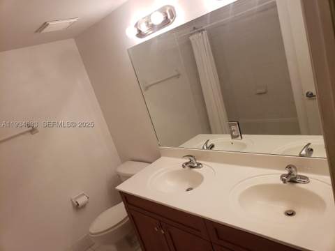 36 NW 6th Ave 906, Miami FL - photo 12 of 37