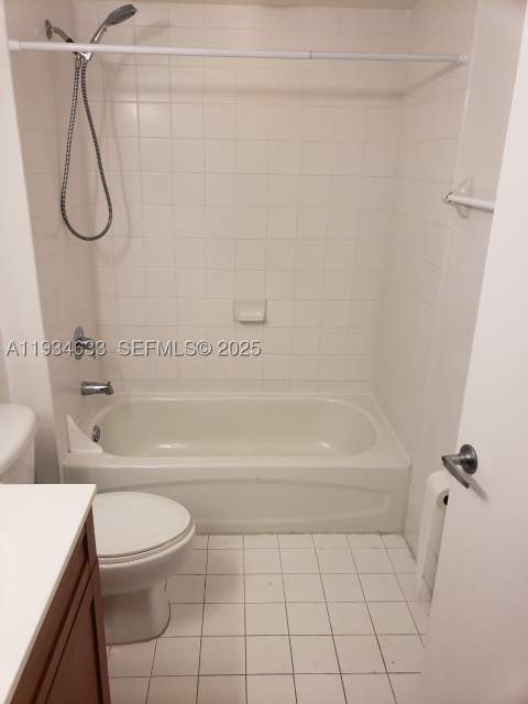 36 NW 6th Ave 906, Miami FL - photo 16 of 37