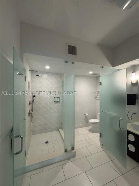 5300 NW 87th Ave 913, Doral FL - photo 11 of 34