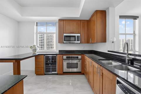 3340 NE 190th St 1101, Aventura FL - photo 10 of 72