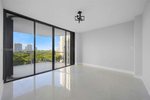 20281 E Country Club Dr 501, Aventura FL - photo 18 of 29