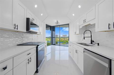 20281 E Country Club Dr 501, Aventura FL - photo 6 of 29
