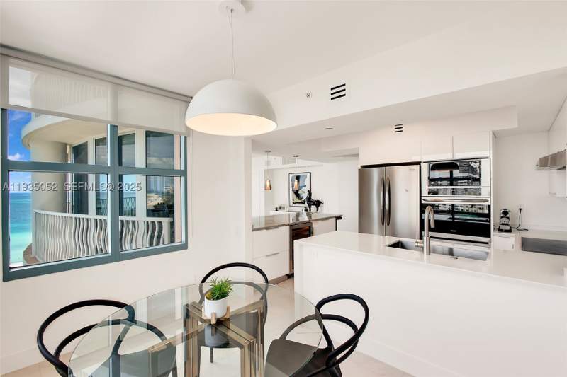 3 bedroom Condominium at 1500 Ocean Dr 1201, 1500 Ocean Drive Condo, Miami Beach — photo 5