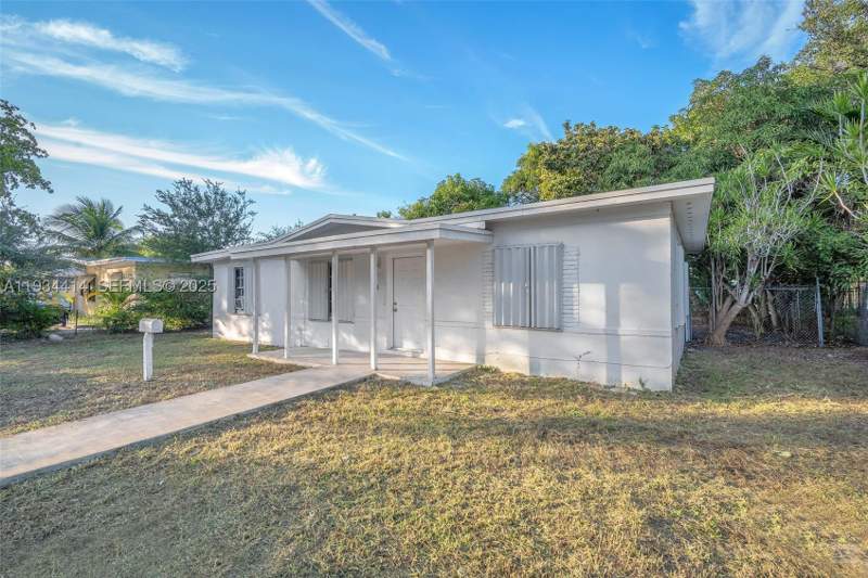3 bedroom SingleFamilyResidence at 265 NW 135th, Nichols Heights Addn, North Miami — photo 3