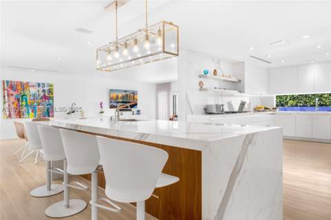 6420 Pinetree Drive Cir, Miami Beach FL - photo 10 of 45