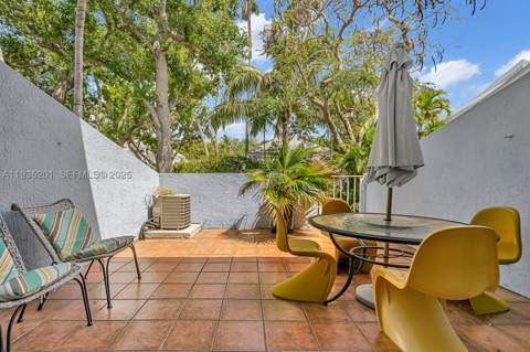 798 Crandon Blvd 16-C, Key Biscayne FL - photo 11 of 25