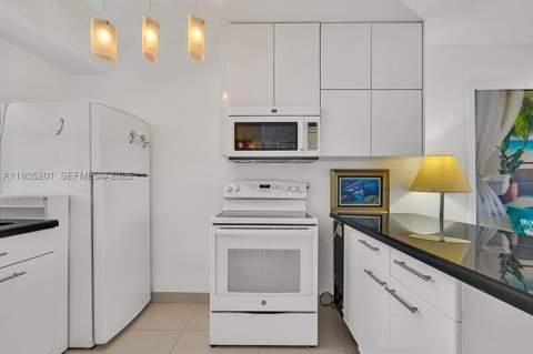 798 Crandon Blvd 16-C, Key Biscayne FL - photo 8 of 25