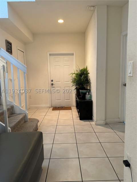 1043 SE 23rd Ave, Homestead FL - photo 10 of 13