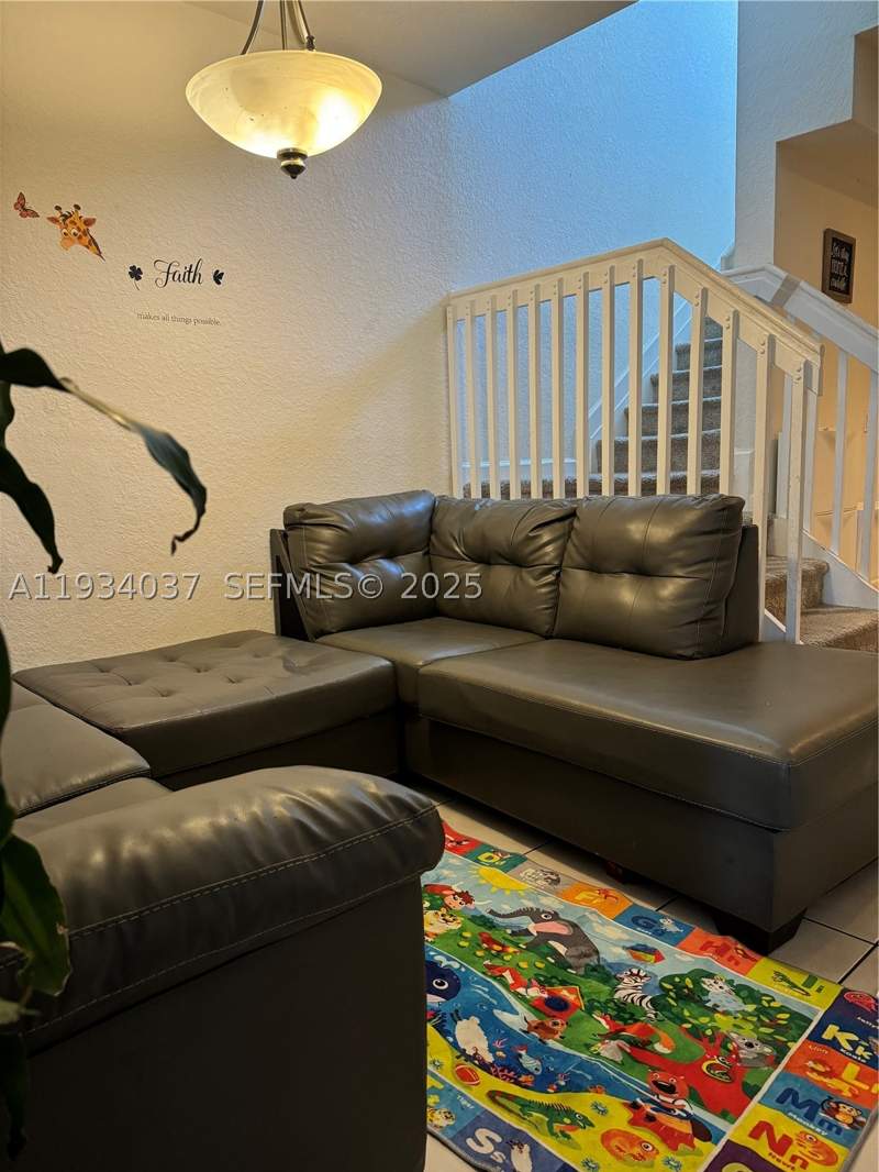 4 bedroom Townhouse at 1043 SE 23rd Ave, Towns At Seascape, Homestead — photo 2