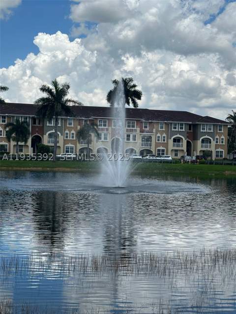 10800 NW 88th Ter 213, Doral FL - photo 11 of 11
