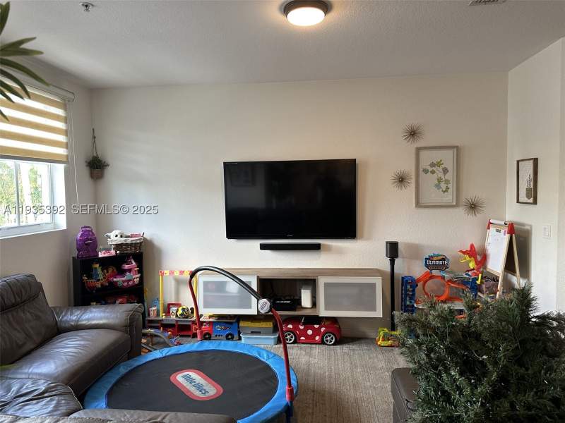 3 bedroom Condominium at 10800 NW 88th Ter 213, Coronado To Doral Vi Cond, Doral — photo 4
