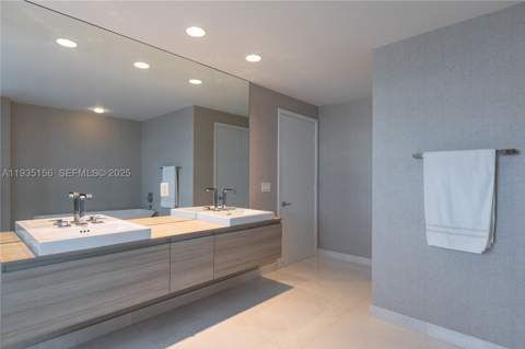 17301 Biscayne Blvd 908, North Miami Beach FL - photo 22 of 54