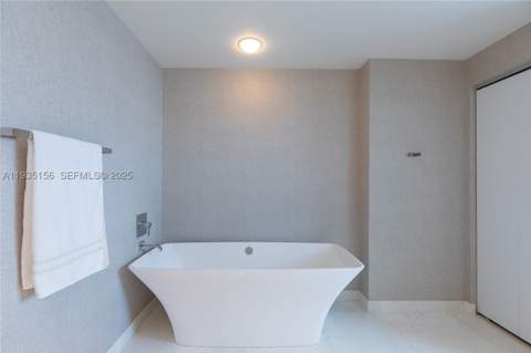 17301 Biscayne Blvd 908, North Miami Beach FL - photo 23 of 54