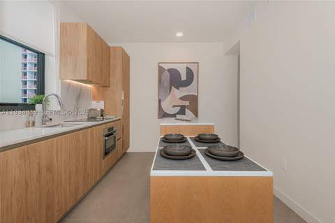 11 NE 6 St 2709, Miami FL - photo 23 of 41