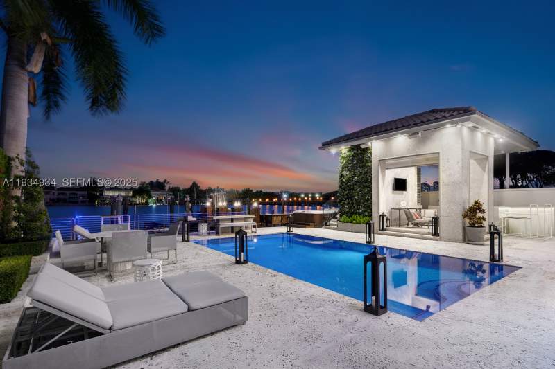 6 bedroom SingleFamilyResidence at 176 S Hibiscus Drive, Hibiscus Island, Miami Beach — photo 2