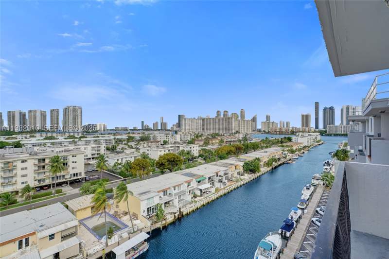 2 bedroom Condominium at 3703 NE 166th St Ph10, Coral Isle East Condo, North Miami Beach — photo 2