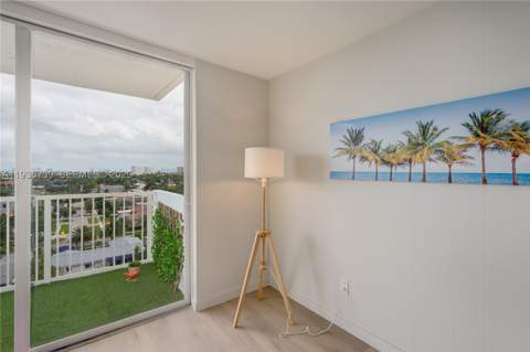 2000 NE 135th St 908, North Miami FL - photo 11 of 50