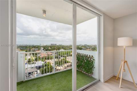 2000 NE 135th St 908, North Miami FL - photo 12 of 50