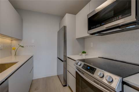 2000 NE 135th St 908, North Miami FL - photo 8 of 50