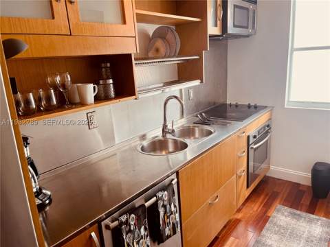 1340 Drexel Ave 406, Miami Beach FL - photo 11 of 28