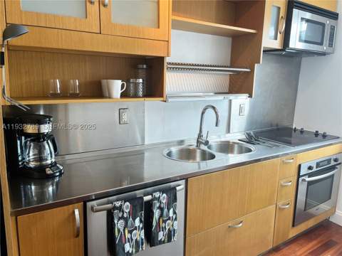 1340 Drexel Ave 406, Miami Beach FL - photo 14 of 28