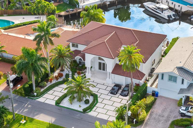 5 bedroom SingleFamilyResidence at 16430 NE 30th Avenue, Eastern Shores, North Miami Beach — photo 2