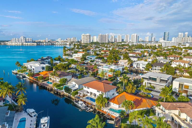 5 bedroom SingleFamilyResidence at 16430 NE 30th Avenue, Eastern Shores, North Miami Beach — photo 3