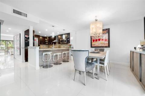 7075 SW 67th Ave 14, South Miami FL - photo 8 of 20