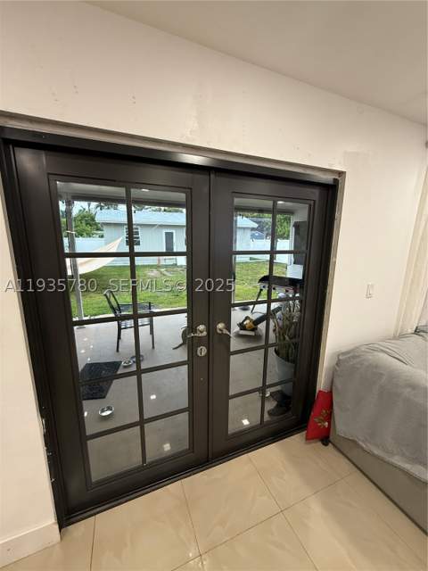 1031 NE 142nd St, North Miami FL - photo 14 of 32