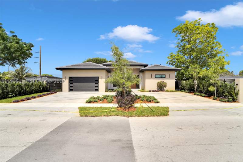 5 bedroom SingleFamilyResidence at 1130 SW 86th Ct, Breezeview Manors, Miami — photo 2