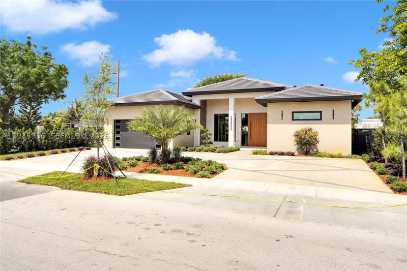 5 bedroom SingleFamilyResidence at 1130 SW 86th Ct, Breezeview Manors, Miami — photo 3
