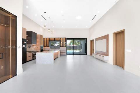 1130 SW 86th Ct, Miami FL - photo 7 of 45