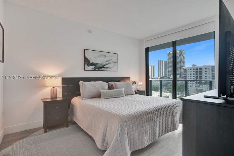 2 bedroom Condominium at 121 NE 34th St 902, 3401 MIDTOWN CONDO, Miami — photo 2
