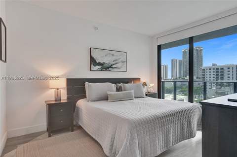 121 NE 34th St 902, Miami FL - photo 20 of 25