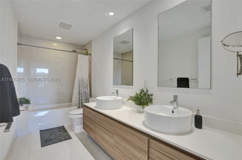 121 NE 34th St 902, Miami FL - photo 23 of 25