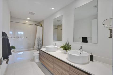 121 NE 34th St 902, Miami FL - photo 7 of 25