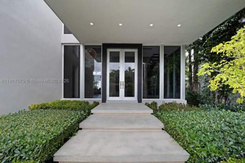 1379 N Venetian Way, Miami FL - photo 10 of 56