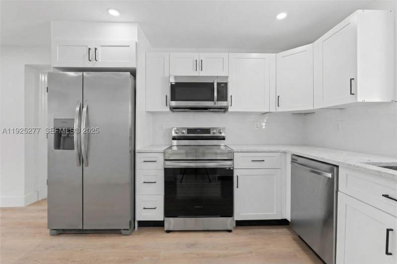 3 bedroom SingleFamilyResidence at 2285 NW 89th St, Bowman Park, Miami — photo 5